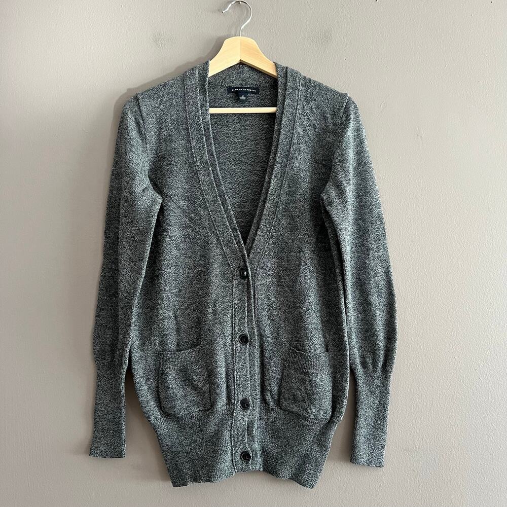 Banana Republic Heather Gray Wool V Neck Button Cardigan Sweater Mens M Pockets